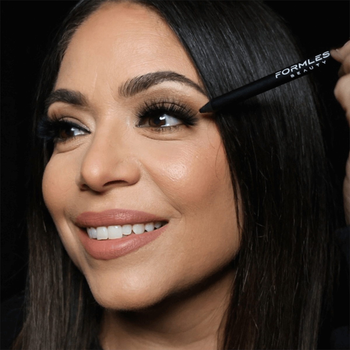 CLASSIC BLACK EYELINER