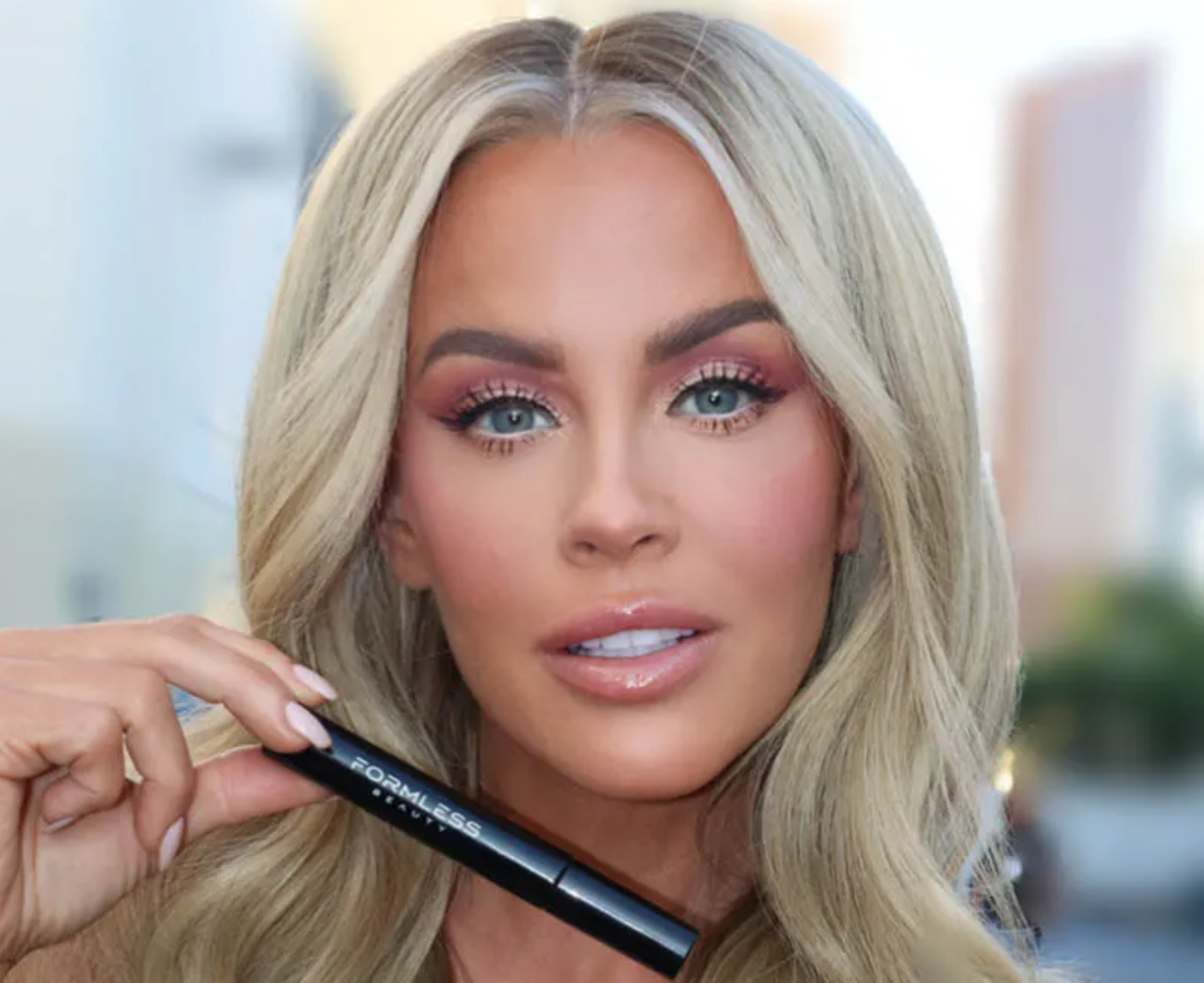 Jenny McCarthy new Mascara prevents spider lashes, no clumping, safe ingredients